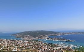 Roso Apartment With Sea View